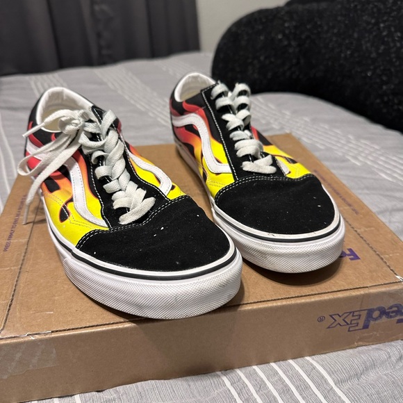 Men’s Vans - Picture 2 of 3